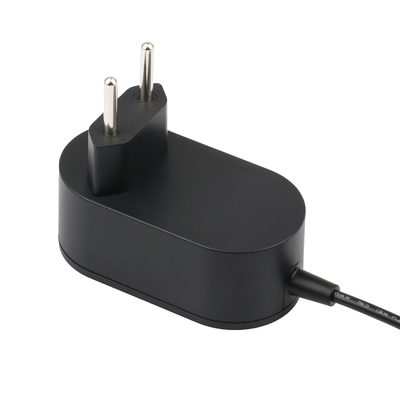 ο τοίχος 1000mA 12W 12V τοποθετεί το φορτιστή μπαταριών για τις μπαταρίες με το βούλωμα της Βραζιλίας